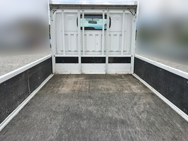 三菱ふそうキャンターガッツ平ボディ小型（2t・3t）[写真03]