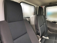 三菱ふそうキャンターガッツ平ボディ小型（2t・3t）[写真05]