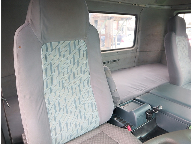 UDトラックスビッグサムクレーン4段大型（10t）[写真32]