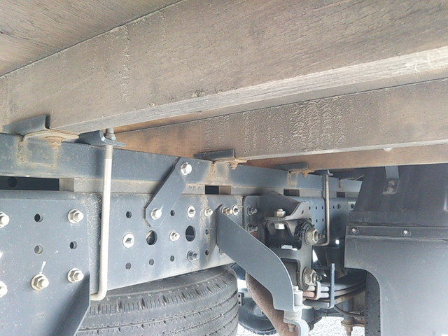 三菱ふそうキャンター平ボディ小型（2t・3t）[写真18]