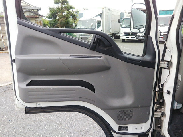 三菱ふそうキャンター平ボディ小型（2t・3t）[写真22]