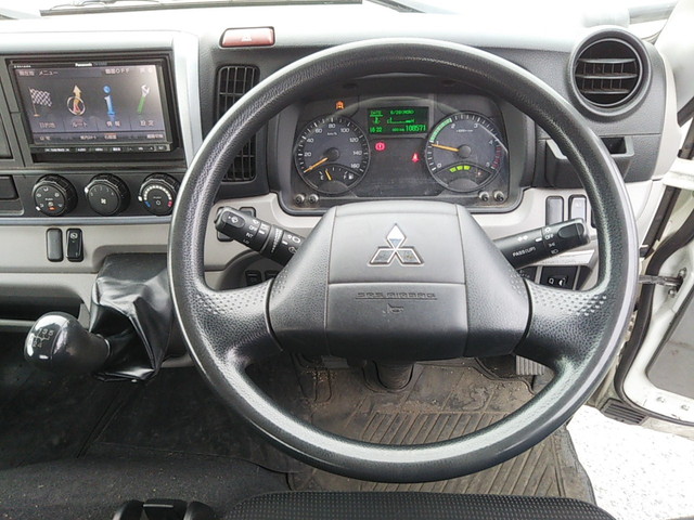 三菱ふそうキャンター平ボディ小型（2t・3t）[写真29]