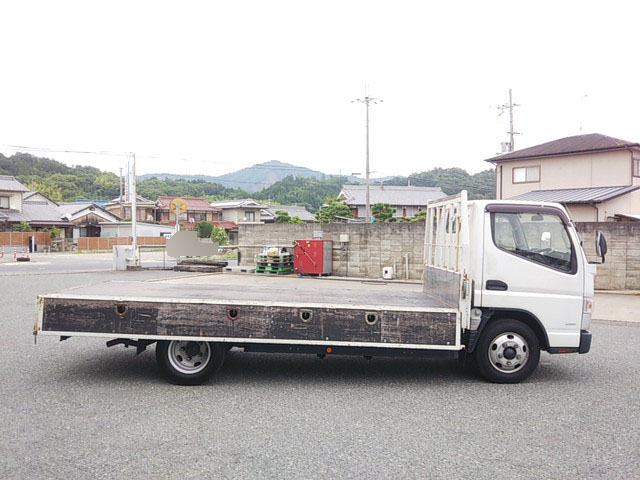 三菱ふそうキャンター平ボディ小型（2t・3t）[写真08]