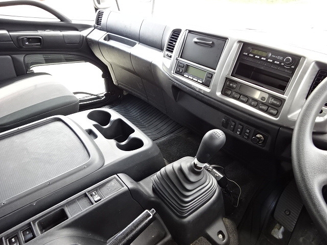 日野レンジャー冷凍車（冷蔵車）中型（4t）[写真22]