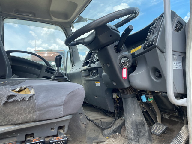 いすゞフォワードコンテナ専用車中型（4t）[写真27]