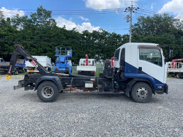 いすゞフォワードコンテナ専用車中型（4t）[写真08]