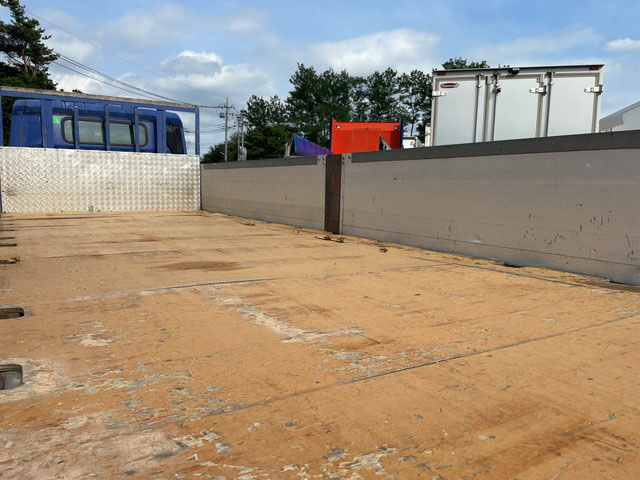 三菱ふそうキャンターアルミブロック小型（2t・3t）[写真14]