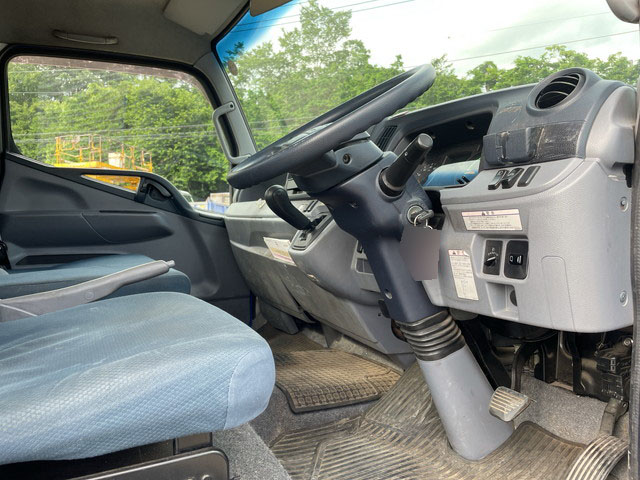 三菱ふそうキャンターアルミブロック小型（2t・3t）[写真32]
