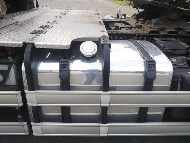 日野プロフィアトレーラーヘッド（トラクターヘッド）大型（10t）[写真14]