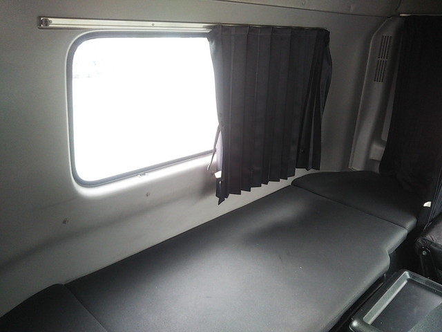 日野プロフィアトレーラーヘッド（トラクターヘッド）大型（10t）[写真30]