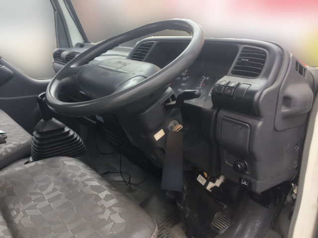 いすゞエルフ平ボディ小型（2t・3t）[写真15]