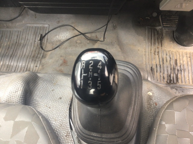 いすゞエルフ平ボディ小型（2t・3t）[写真18]