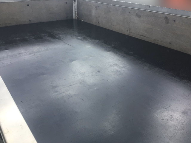 いすゞエルフ平ボディ小型（2t・3t）[写真04]