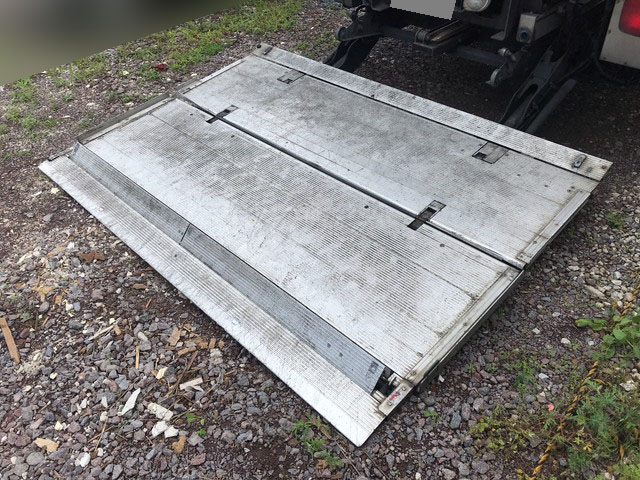 日野レンジャー冷凍車（冷蔵車）中型（4t）[写真13]