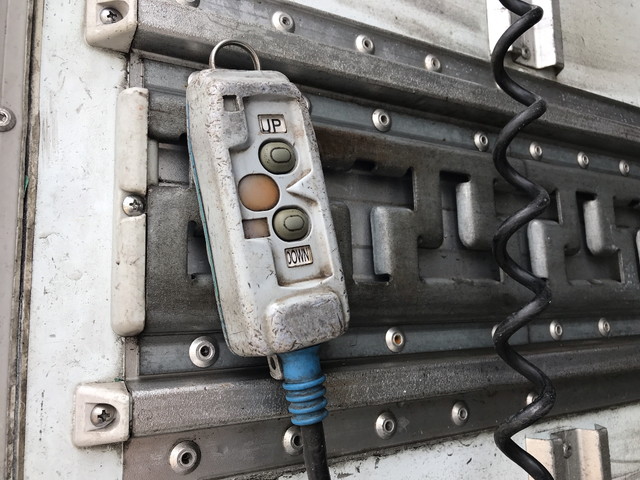 日野レンジャー冷凍車（冷蔵車）中型（4t）[写真14]