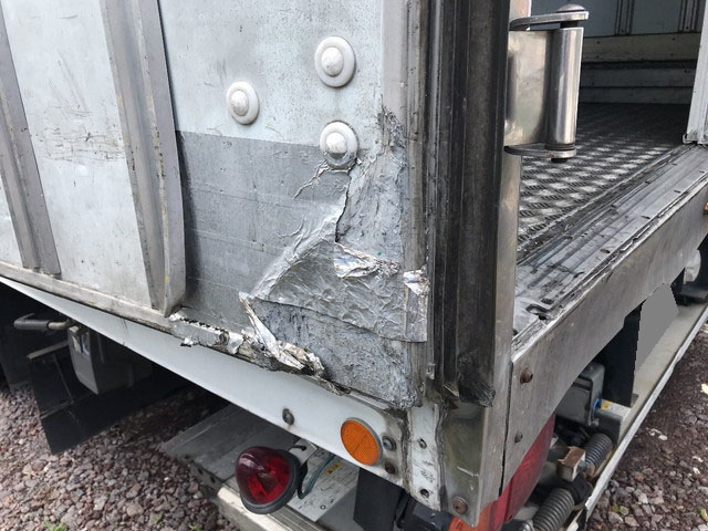 日野レンジャー冷凍車（冷蔵車）中型（4t）[写真06]