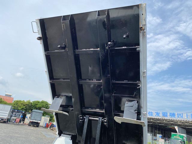三菱ふそうキャンターダンプ小型（2t・3t）[写真11]