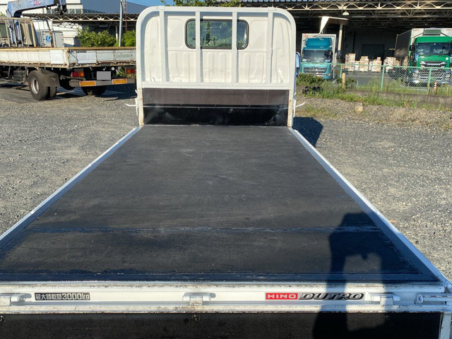 日野デュトロ平ボディ小型（2t・3t）[写真13]