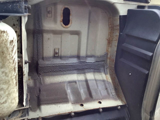 三菱ふそうファイターアームロール中型（4t）[写真14]