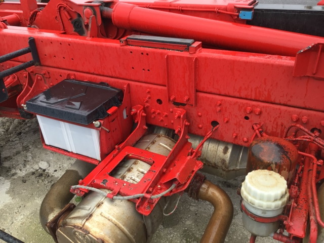 三菱ふそうファイターアームロール中型（4t）[写真08]