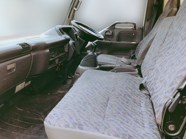 いすゞエルフアルミバン小型（2t・3t）[写真23]