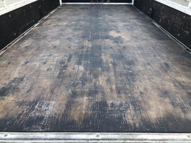 いすゞエルフ平ボディ小型（2t・3t）[写真10]