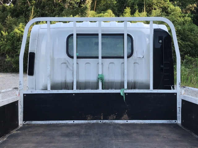 いすゞエルフ平ボディ小型（2t・3t）[写真11]