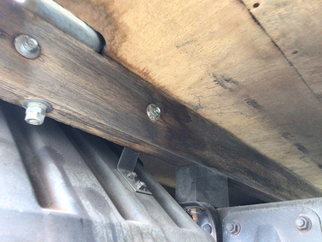 三菱ふそうキャンター平ボディ小型（2t・3t）[写真12]