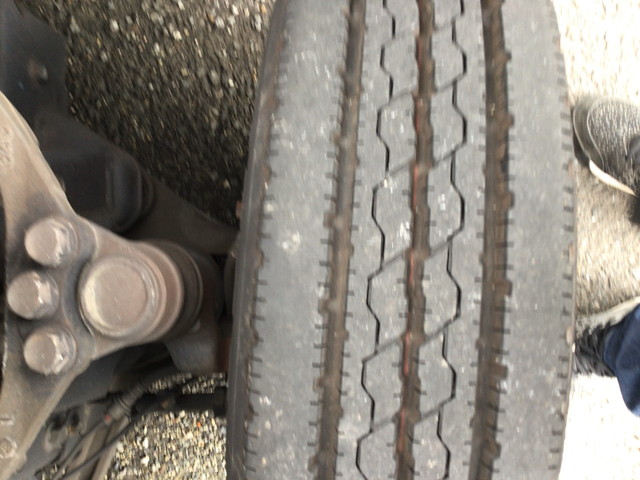 三菱ふそうキャンター平ボディ小型（2t・3t）[写真14]