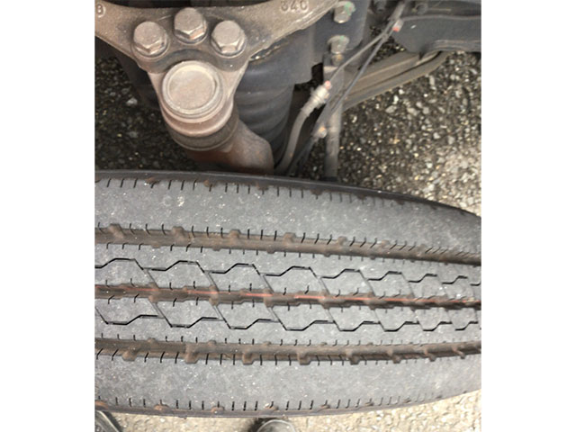 三菱ふそうキャンター平ボディ小型（2t・3t）[写真15]