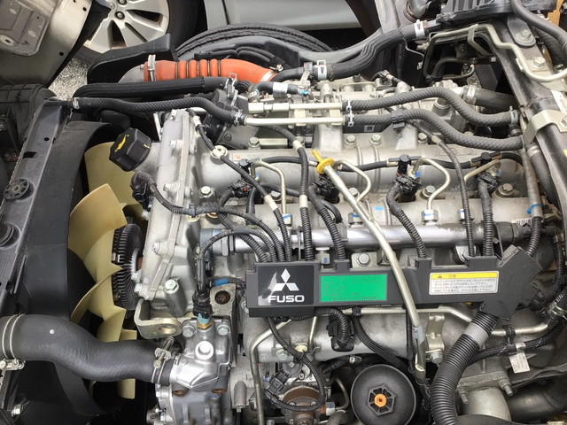 三菱ふそうキャンター平ボディ小型（2t・3t）[写真16]