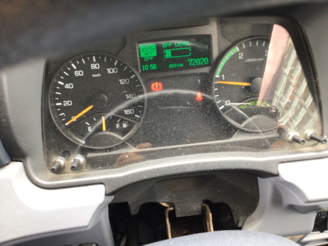 三菱ふそうキャンター平ボディ小型（2t・3t）[写真25]