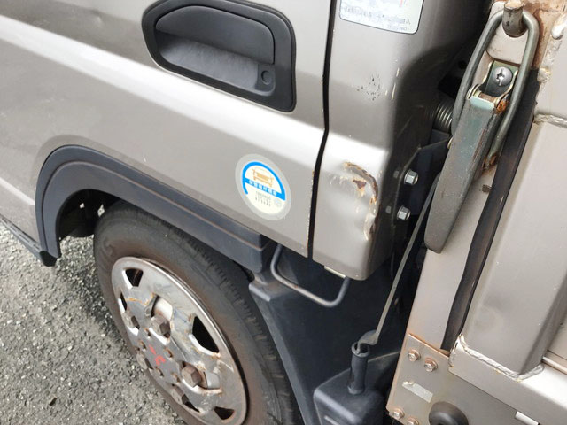 三菱ふそうキャンター平ボディ小型（2t・3t）[写真09]