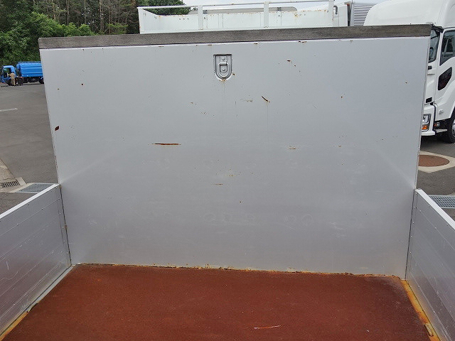 三菱ふそうファイターアルミブロック中型（4t）[写真10]