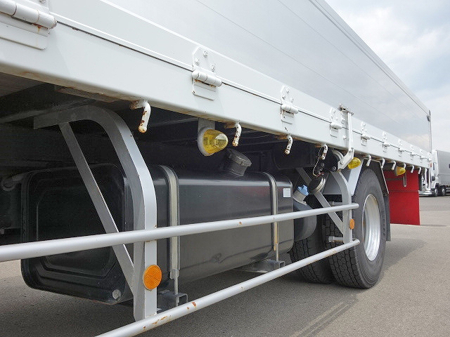 三菱ふそうファイターアルミブロック中型（4t）[写真12]