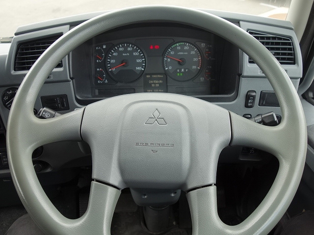 三菱ふそうファイターアルミブロック中型（4t）[写真21]