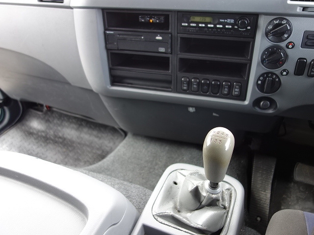 三菱ふそうファイターアルミブロック中型（4t）[写真23]