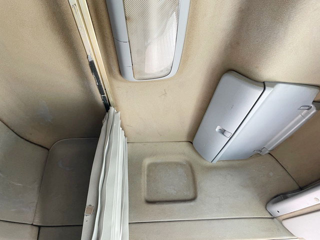 日野プロフィアトレーラーヘッド（トラクターヘッド）大型（10t）[写真18]