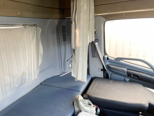 日野プロフィアトレーラーヘッド（トラクターヘッド）大型（10t）[写真19]