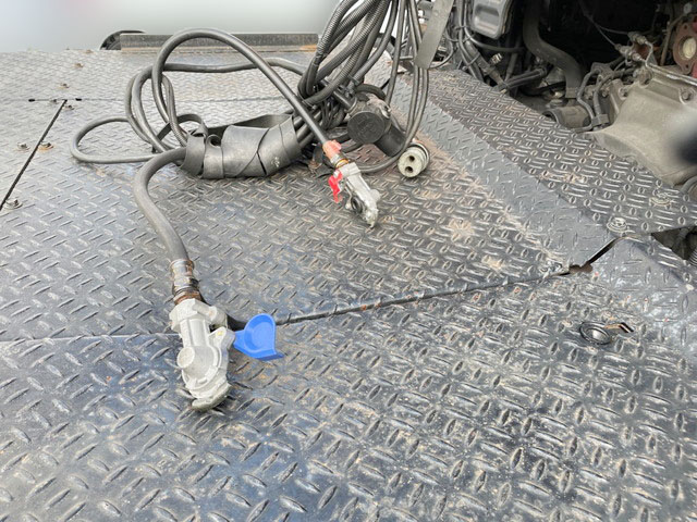 日野プロフィアトレーラーヘッド（トラクターヘッド）大型（10t）[写真05]