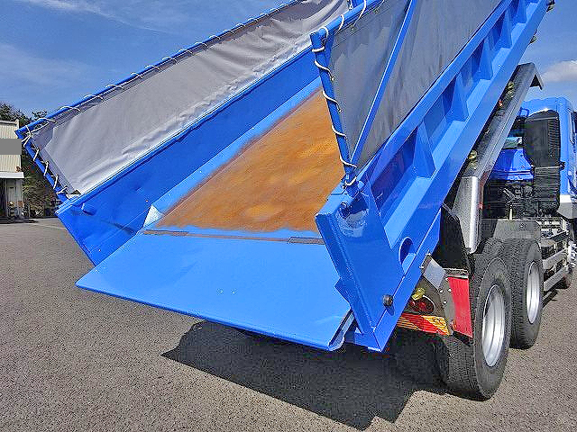 三菱ふそうスーパーグレートダンプ大型（10t）[写真12]