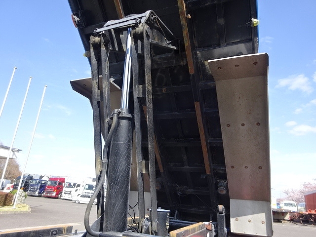 三菱ふそうスーパーグレートダンプ大型（10t）[写真21]