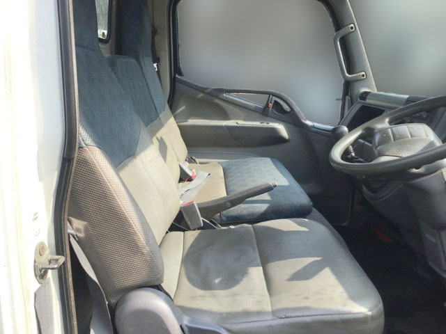 三菱ふそうキャンタークレーン3段小型（2t・3t）[写真20]