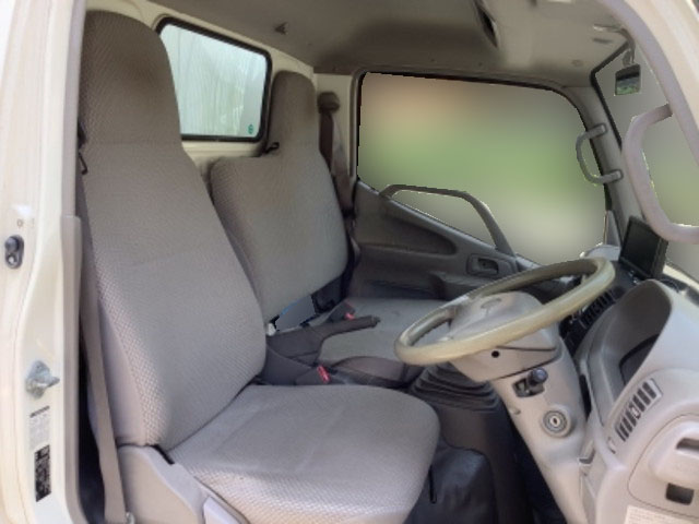 日野デュトロ冷凍車（冷蔵車）小型（2t・3t）[写真22]