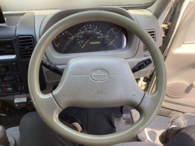 日野デュトロ冷凍車（冷蔵車）小型（2t・3t）[写真24]