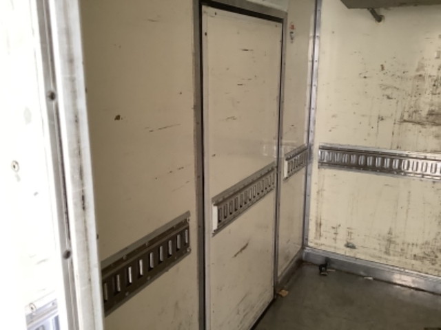 日野デュトロ冷凍車（冷蔵車）小型（2t・3t）[写真06]