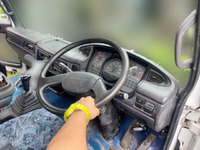 UDトラックスコンドルセルフクレーン3段中型（4t）[写真28]