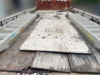 UDトラックスコンドルセルフクレーン3段中型（4t）[写真07]