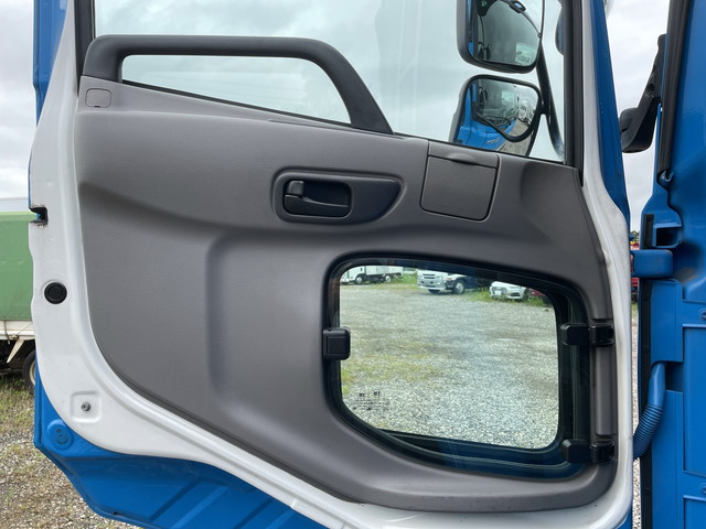 UDトラックスクオンアルミブロック大型（10t）[写真24]