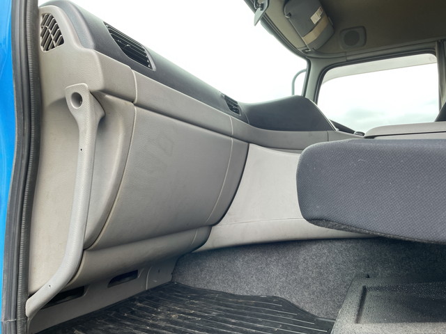 UDトラックスクオンアルミブロック大型（10t）[写真29]